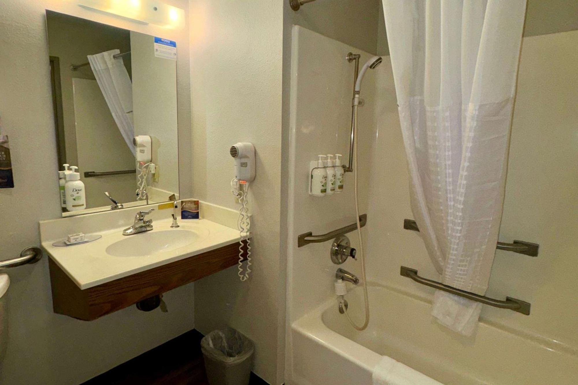 Baymont By Wyndham Missoula Villa Bagian luar foto