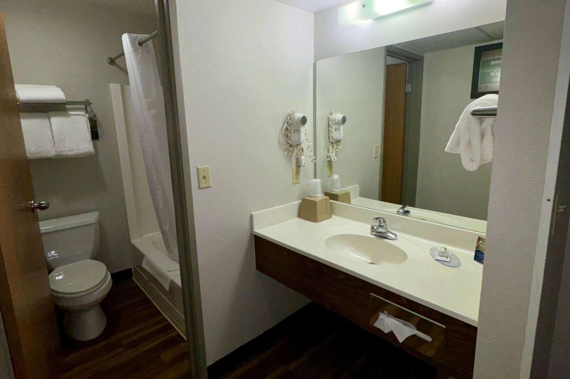 Baymont By Wyndham Missoula Villa Bagian luar foto